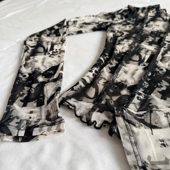 Streetwear Society Black & White Abstract Mesh Long Sleeve Top - Picture 4 of 10